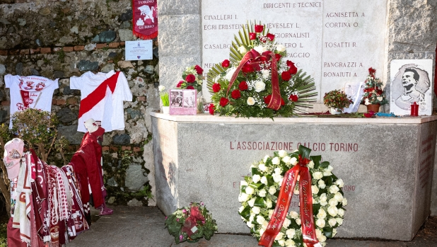 Torino, il Benfica di Mou in visita a Superga: “Ricordo indelebile”