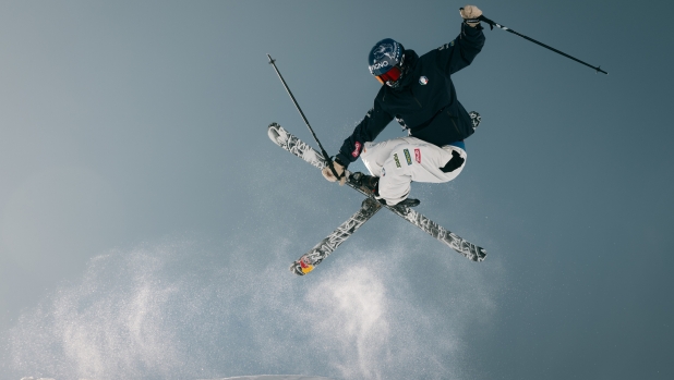 Flora Tabanelli, non solo neve: "Le mie passioni tra surf, arrampicata, skate e... uncinetto"