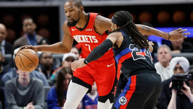 Durant show, Houston vince a Detroit. Milwaukee perde con Denver, Giannis ancora infortunato