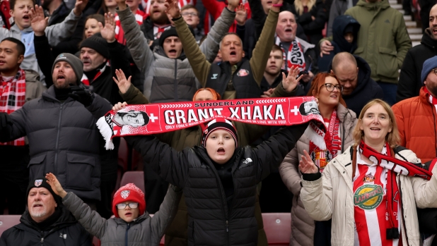 Premier, Xhaka in tribuna litiga con un tifoso: sospesa per 2' West Ham-Sunderland