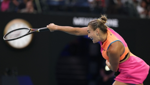 Domani la finale femminile: a che ora si gioca Sabalenka-Rybakina e dove vedere la partita in tv