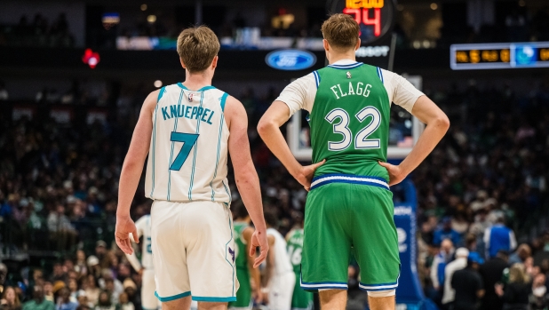 Flagg e Knueppel, show tra ex Duke. Cadono Thunder e Pistons, Maxey stende Sacramento