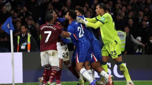 Premier, scintille Traoré-Cucurella e scatta la maxi rissa fra Chelsea e West Ham
