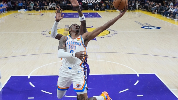 LeBron eterno, ma Williams e i Thunder stendono i Lakers. Detroit stoppa Charlotte