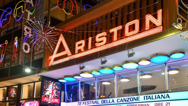 Sanremo 2027, Stefano De Martino ha rivelato le date del Festival: dal 16 al 20 febbraio