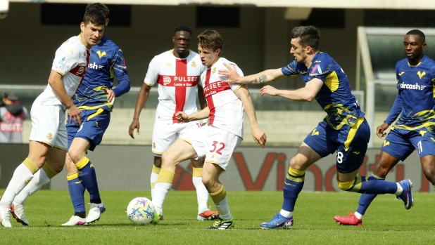 LIVE Verona-Genoa 0-0: Messias serve Ekuban in area, il tiro è debole