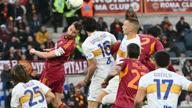 LIVE Roma-Lecce 0-0: errore di Siebert, sgasa Malen, bravo Thiago Gabriel a fermarlo in piena area
