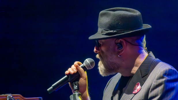 Mario Biondi: "Che brio con la Mercedes Amg GT"