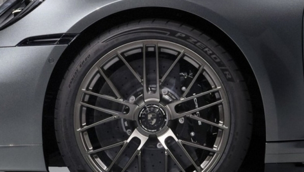 Pirelli P Zero R: dal motorsport alla nuova Porsche 911 Turbo S