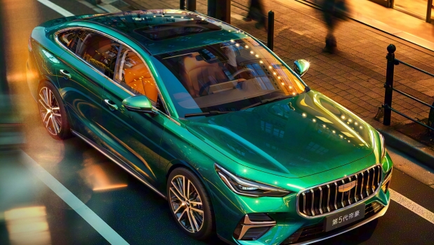 Auto ibride: la Cina sfida il Giappone in Europa con l'AI