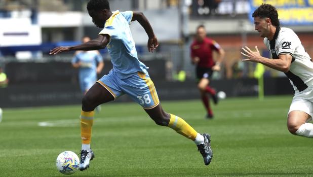 Como-Parma, le pagelle: Diao 5, fa solo fumo. Un muro chiamato Suzuki, 7,5