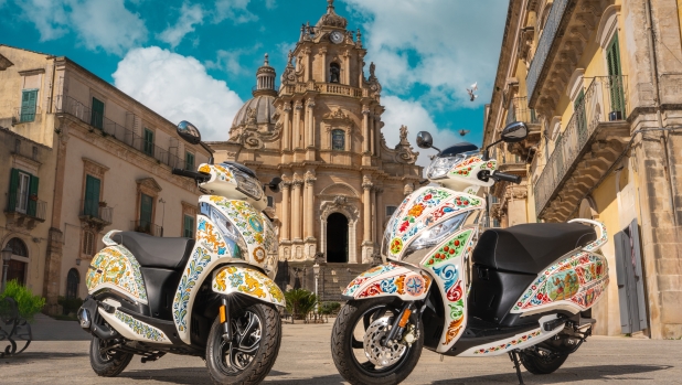 Tvs Jupiter 125, l’arte dei carretti siciliana arriva sugli scooter