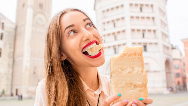 Non solo yogurt: anche il formaggio stagionato potrebbe avere effetti positivi sull'intestino