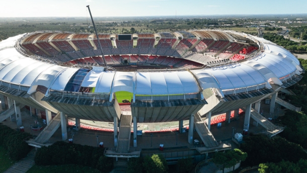 Il Bari tra concessione dello stadio e futuro: scontro tra il sindaco Leccese e De Laurentiis