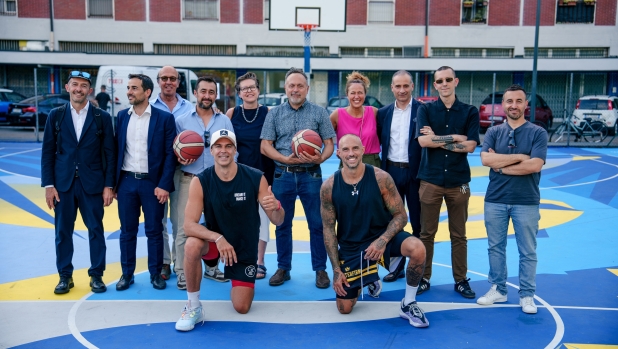Una nuova casa per il basket alla Barona: Piazza Paci si colora tra sport e inclusione