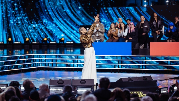 Super Karaoke al via stasera su Canale 5 con Michelle Hunziker e tanti ospiti