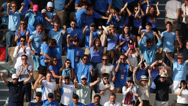 Mamma, fidanzata e... Bove: il muro azzurro che ha sostenuto Cobolli