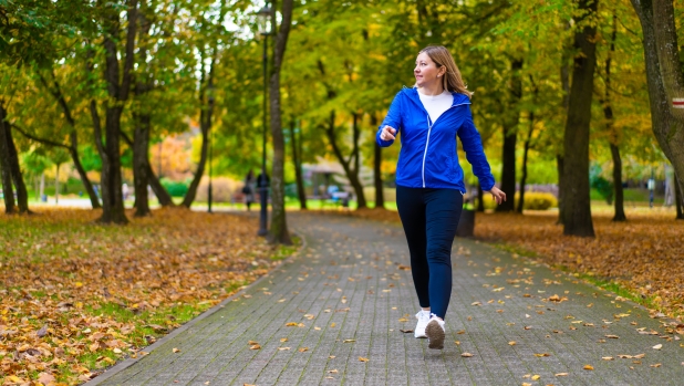 Camminata veloce e muscoli: 5 trucchi per potenziare la muscolatura camminando