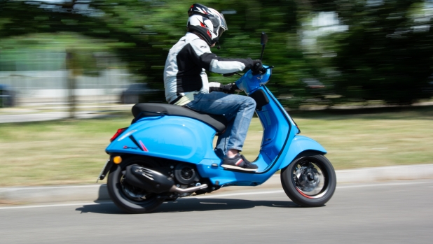 Vespa Sprint S 125, come va. Pieno di stile, consumi molto bassi