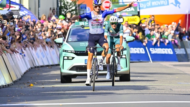 Giro di Germania, successo di prestigio per Pellizzari: battuto Del Toro