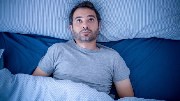 Svegli nel cuore della notte? C'è un metodo per riprendere sonno in fretta