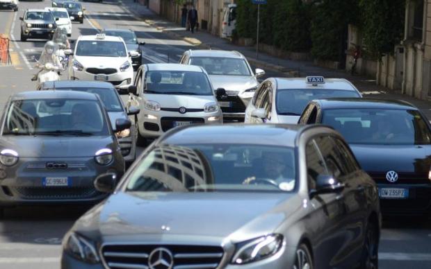 Targhe estere: le nuove regole per circolare in Italia | Gazzetta.it