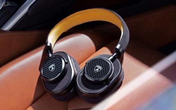 Cuffie e auricolari Lamborghini: prezzi, colorazioni e sound