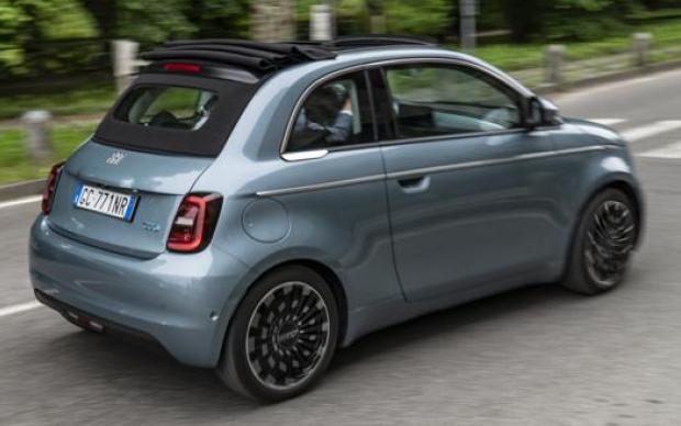 Fiat 500: la City Car ibrida anche in versione Cabrio