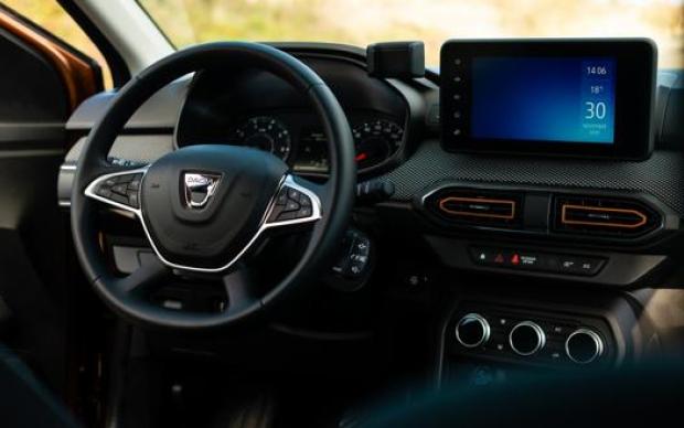 Dacia Sandero: prezzo, dimensioni, motori, consumi, pro e contro, prova