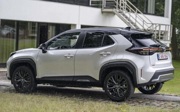 Toyota Yaris Cross GR Sport, caratteristiche e prezzi