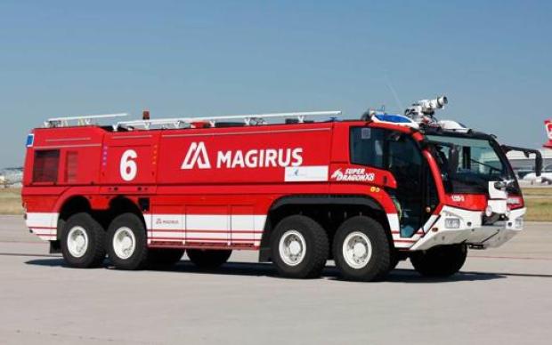 Magirus Superdragon X8, il camion gigante dei Vigili del Fuoco negli  aeroporti