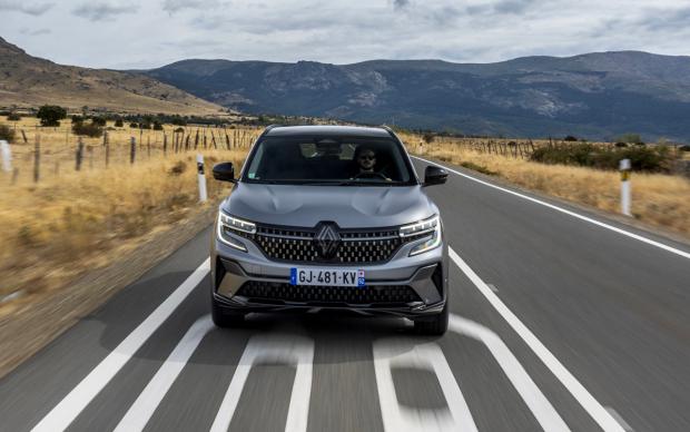 Renault Austral: la prova del nuovo Suv ibrido a quattro ruote sterzanti