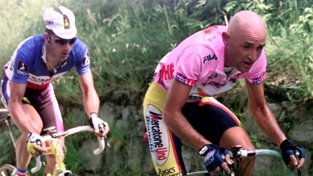 Il 30 maggio 1999, durante la 15esima tappa del Giro d'Italia, Marco Pantani riesce in un'impresa leggendaria sulla salita che porta al santuario di Oropa. Il Pirata viene bloccato da un problema alla catena all'inizio della salita ed è costretto a una rimonta furiosa per riprendere tutti i suoi avversari, rientrerà su Jalabert a 3 km