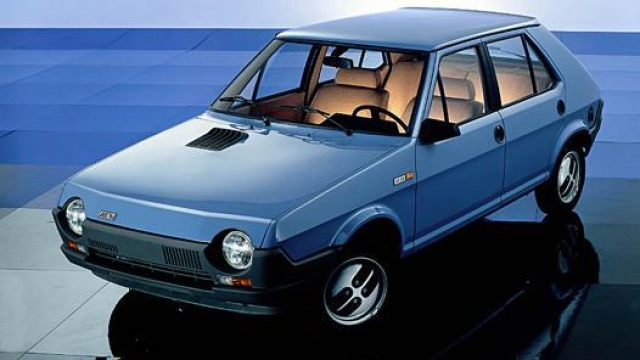 La Fiat Ritmo uscì nel 1978 prendendo il posto della 128 nel segmento delle medie