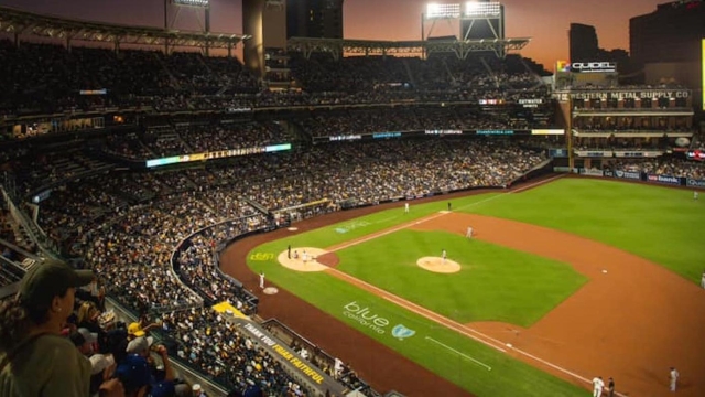Lo stadio del baseball della città californiana ospita 40 mila spettatori. Fb: San Diego Padres