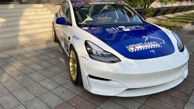 La Tesla Model 3 del team Lonati Caffi parteciperà al campionato E-stc