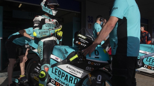 epa09916727 Italian Moto3 rider Dennis Foggia (C) of the Leopard Racing team prepares for the first free practice session at Angel Nieto circuit in Jerez de la Frontera, southern Spain, 29 April 2022. The Motorcycling Grand Prix of Spain will take place on 01 May 2022.  EPA/Roman Rios