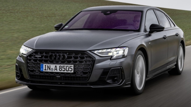 L'aggiornamento di Audi A8 introduce i nuovi fari Digital Matrix Led