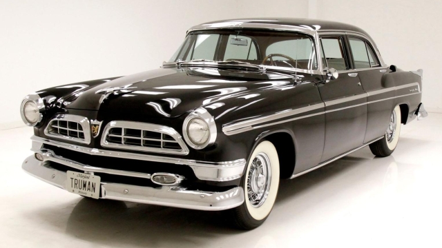 Chrysler New Yorker Deluxe 1955
