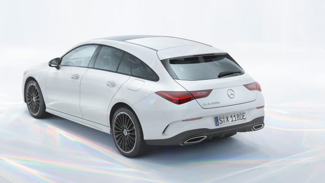 Mercedes-Benz CLA 250 e Shooting Brake: fuel consumption combined, weighted (WLTP preliminary) 1.1-0.8 l/100 km, electricity consumption combined, weighted (WLTP preliminary) 17.2-15.1 kWh/100 km, CO2 emissions combined, weighted (WLTP preliminary) 26-19 g/km
 
Data on fuel consumption, CO2 emissions, power consumption and range are provisional and have been determined internally in accordance with the ”WLTP test procedure” certification method. To date, there are neither confirmed values from an officially recognised testing organisation nor an EC type approval nor a certificate of conformity with official values. Differences between the stated figures and the official figures are possible.
