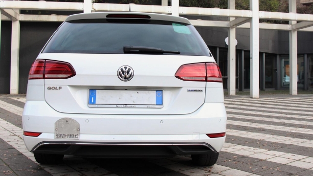 La protagonista di questa prova è la Volkswagen Golf 7 Variant con motore Tgi a metano