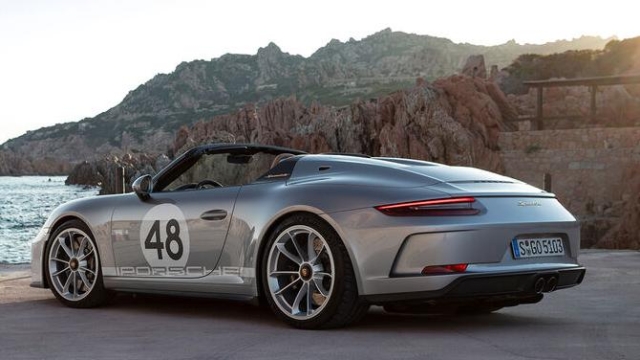 La Porsche 992 Speedster potrebbe debuttare già a fine anno, al Los Angeles Auto Show