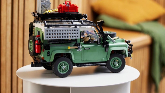 Il lancio del set Lego  Icons Land Rover Classic Defender 90  si è svolto con una sfida sulle Highlands
