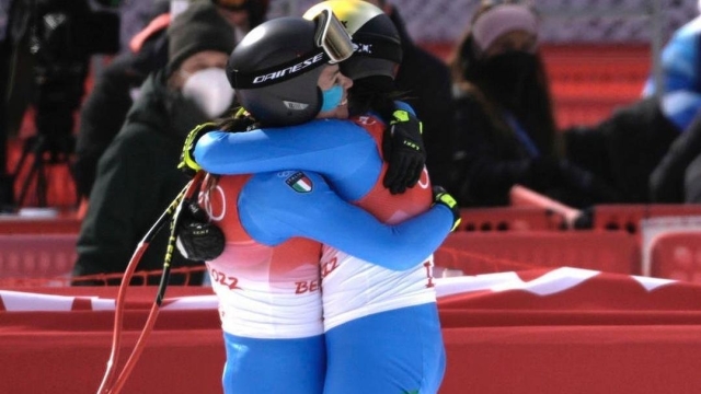 Nadia e Nicol Delago, al termine della discesa libera olimpica a Pechino 2022