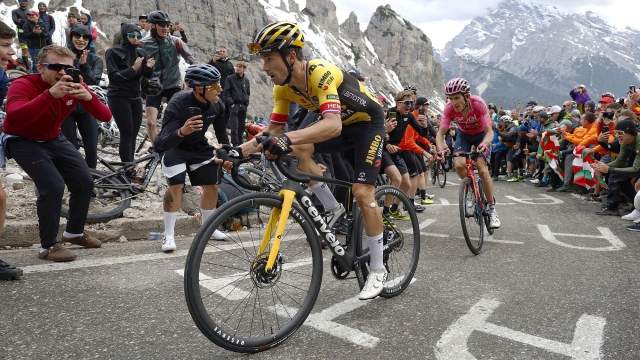 Giro d'Italia 2023 - 106th Edition - 19th stage  Longarone - Tre Cime di Lavaredo 183 km - 26/05/2023 - Primoz Roglic (SLO - Jumbo - Visma) - Geraint Thomas (GBR - INEOS Grenadiers) - photo Ilario Biondi/SprintCyclingAgency©2023