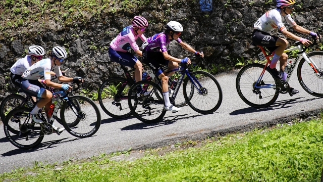 Giro d'Italia Donne 2022 - 33rd Edition - 9th stage - San Michele dell’Adige - San Lorenzo Dorsino 112,8 km - 09/07/2022 - Annemiek Van Vleuten (NED - Movistar Team) - Marta Cavalli (ITA - FDJ Nouvelle-Aquitaine Futuroscope) - Mavi Garcia (ESP - UAE Team ADQ) - photo Massimo Fulgenzi/PMG Sport/SprintCyclingAgency©2022