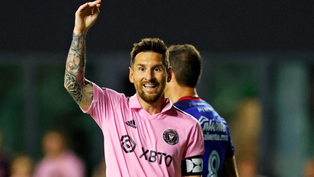 FORT LAUDERDALE, FLORIDA - JULY 21: Lionel Messi #10 of Inter Miami CF reacts during the second half of the Leagues Cup 2023 match between Cruz Azul and Inter Miami CF at DRV PNK Stadium on July 21, 2023 in Fort Lauderdale, Florida.   Mike Ehrmann/Getty Images/AFP (Photo by Mike Ehrmann / GETTY IMAGES NORTH AMERICA / Getty Images via AFP)