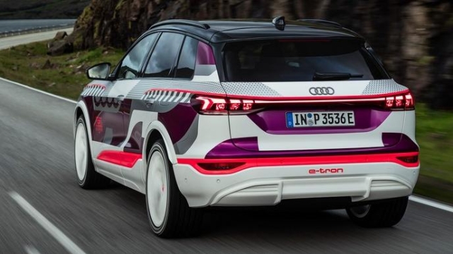 Audi Q6 e-tron vista posteriore