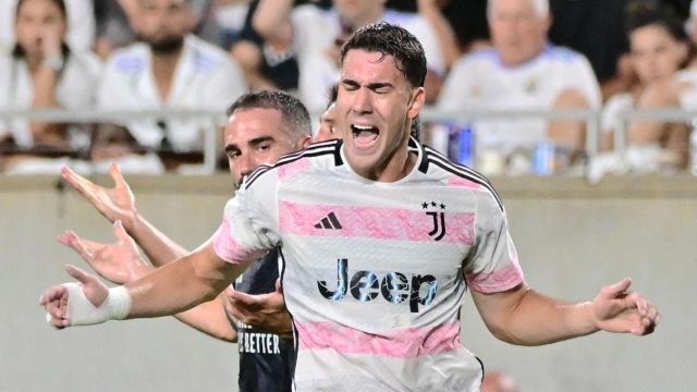 ORLANDO, FLORIDA - AUGUST 02: DuÂ?an Vlahovi? #9 of Juventus reacts in the second half during the pre-season friendly match against Real Madrid at Camping World Stadium on August 02, 2023 in Orlando, Florida.   Julio Aguilar/Getty Images/AFP (Photo by Julio Aguilar / GETTY IMAGES NORTH AMERICA / Getty Images via AFP)