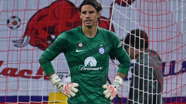 SALZBURG, AUSTRIA - AUGUST 09:  Yann Sommer of FC Internazionale in action during the friendly match between FC Red Bull Salzburg and FC Internazionale at Red Bull Arena on August 09, 2023 in Salzburg, Austria. (Photo by Mattia Ozbot - Inter/Inter via Getty Images)